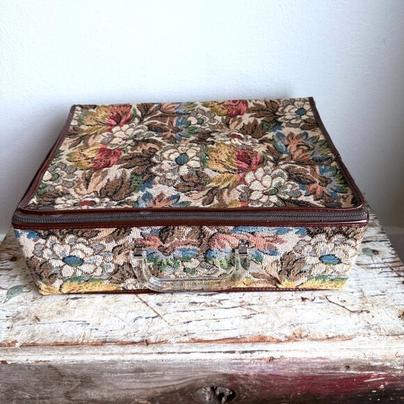 Vintage Floral Tapestry Collapsible Suitcase with Lucite Handle and Zipper Closu - Picture 7 of 16